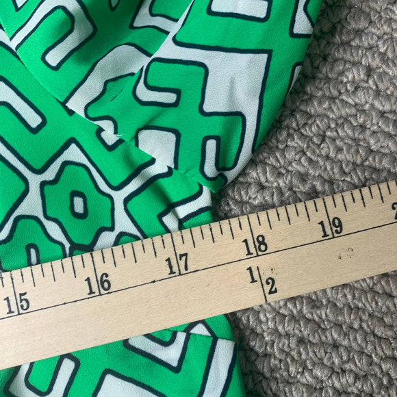 Crown & Ivy Womens Dress Size 4P Green Pink Geometric Kimono Sleeves Shift Work - Picture 8 of 11